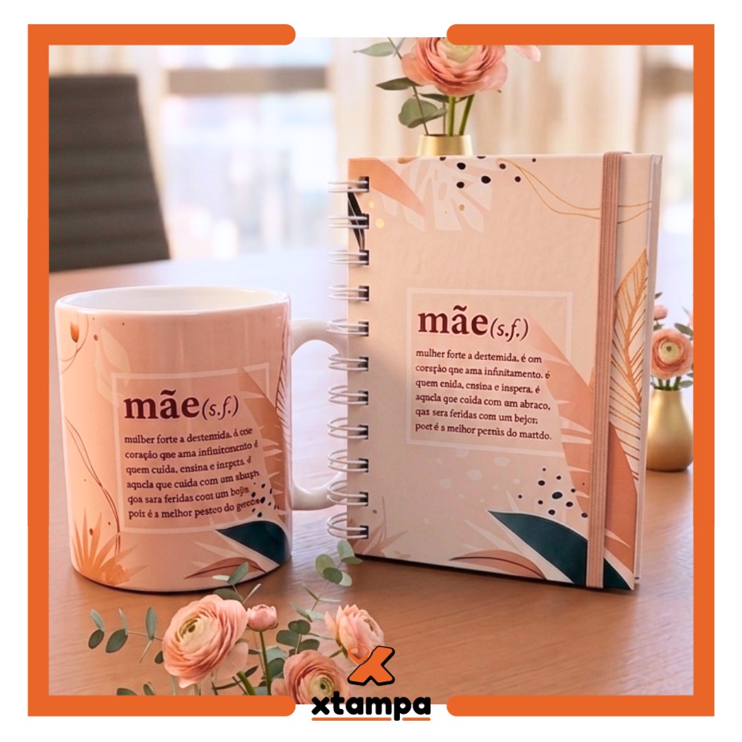 Mãe é sinónimo de força, de carinho, de ensinamento e de amor infinito. 🌸✨

​Neste Dia da Mãe, não lhe ofereça apenas um presente, ofereça-lhe um momento.

A combinação de caneca + bloco de notas foi pensada para acompanhar os dias dela — desde o café até às anotações mais importantes.

​O toque final?
Personalizamos com o nome dela. 💖

​É aquele detalhe que torna o presente único e inesquecível, tal como ela.

Porque ela merece algo feito exclusivamente a pensar na pessoa maravilhosa que é.

​Não deixe para a última hora e garanta o presente da sua Mãe a tempo do grande dia!
.
.
.
​#DiaDaMae #PresentePersonalizado #Mãe #PresenteUnico #IdeiasDePresentes #AmorDeMae #CanecaPersonalizada #BlocoDeNotas #SurpresaParaAMae